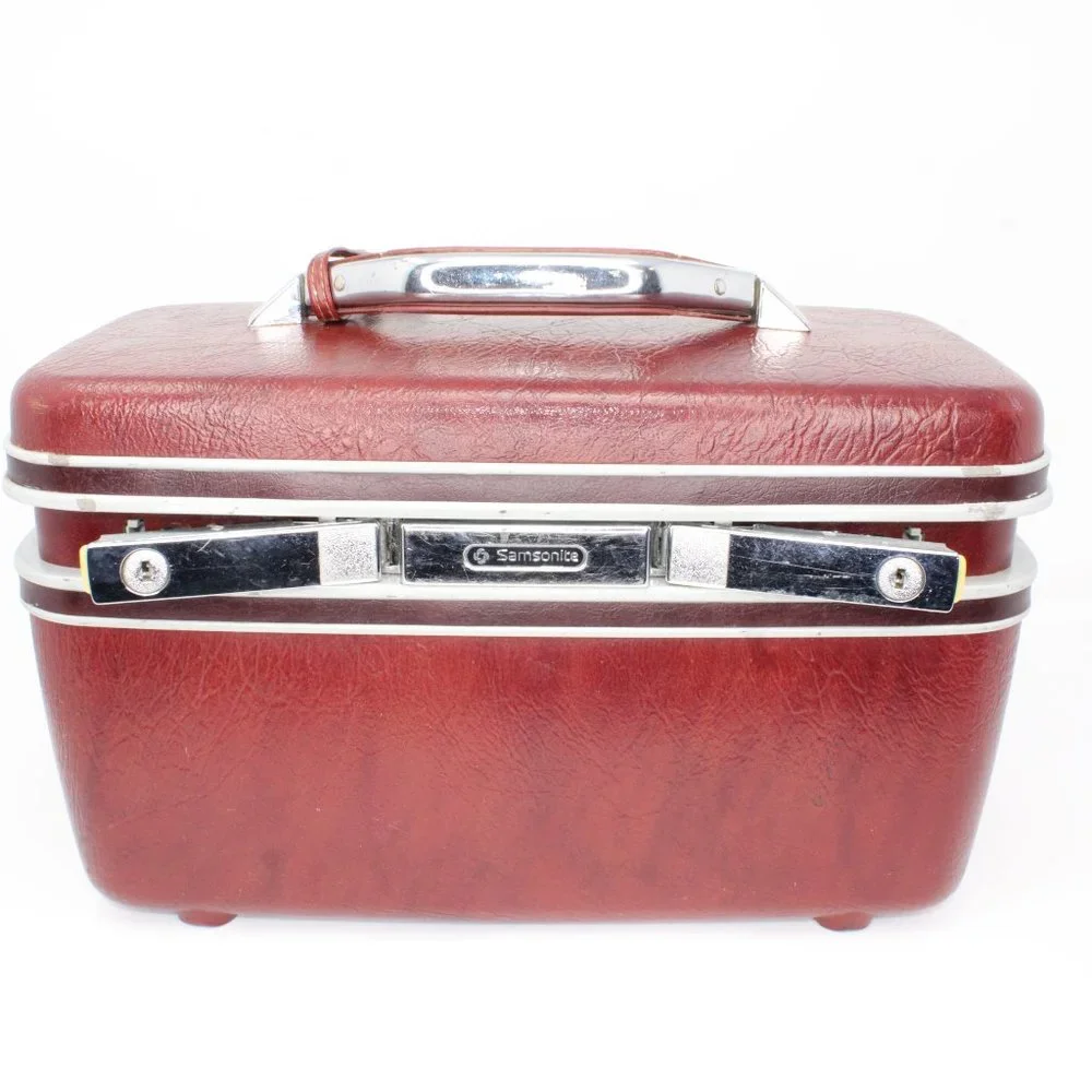 Vintage Samsonite Silhouette II Burgundy Red Train Clam Case No keys